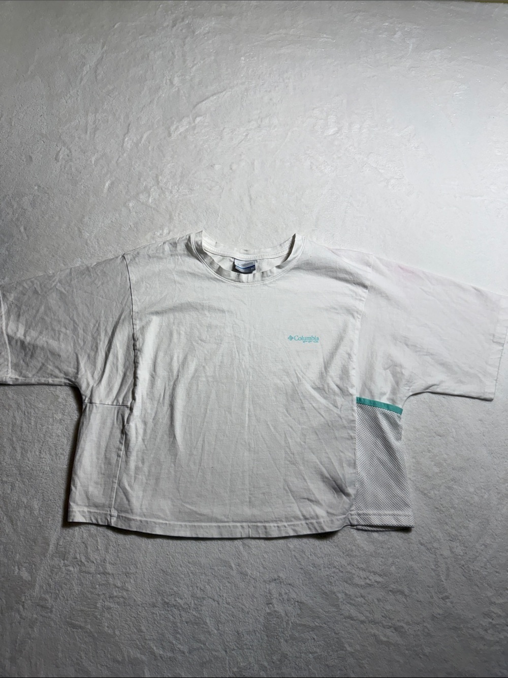 Columbia White Boxy Cropped Short Sleeve Tee with Teal Accent